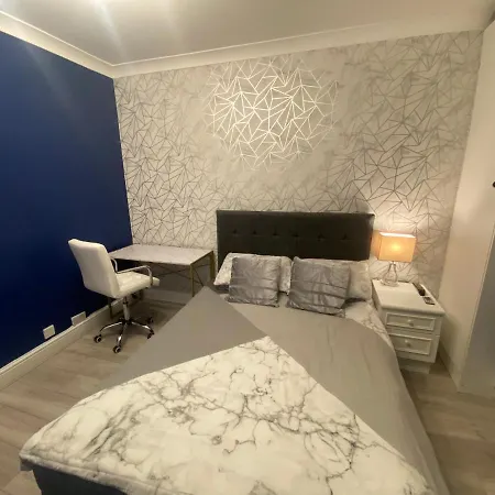 1 Bedroom Luxury Apartments By London City